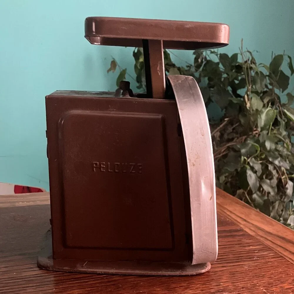 Vintage Pelouze Model Y-50 Postal Scale – 50 lb Capacity – Retro Industrial Deco